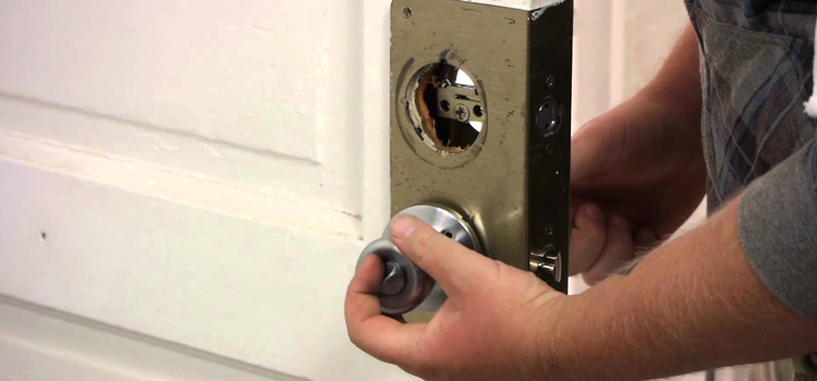 Home Lock Change in Quartz Hill